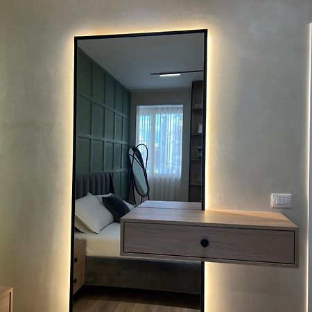 Syncron Apartments In The Center Of Tirana Bagian luar foto