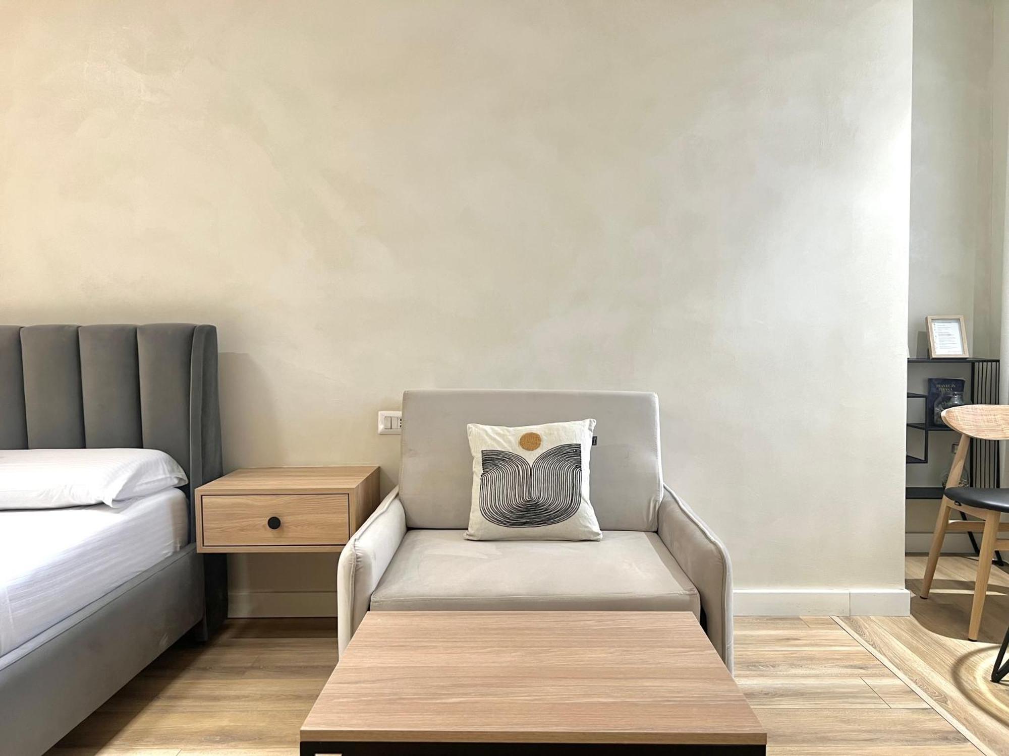 Syncron Apartments In The Center Of Tirana Bagian luar foto