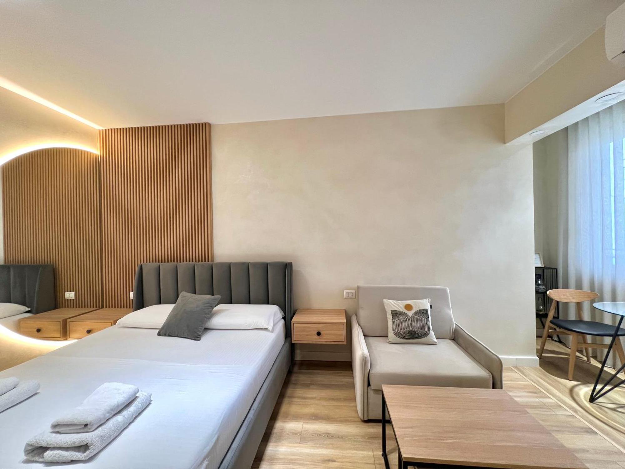 Syncron Apartments In The Center Of Tirana Ruang foto