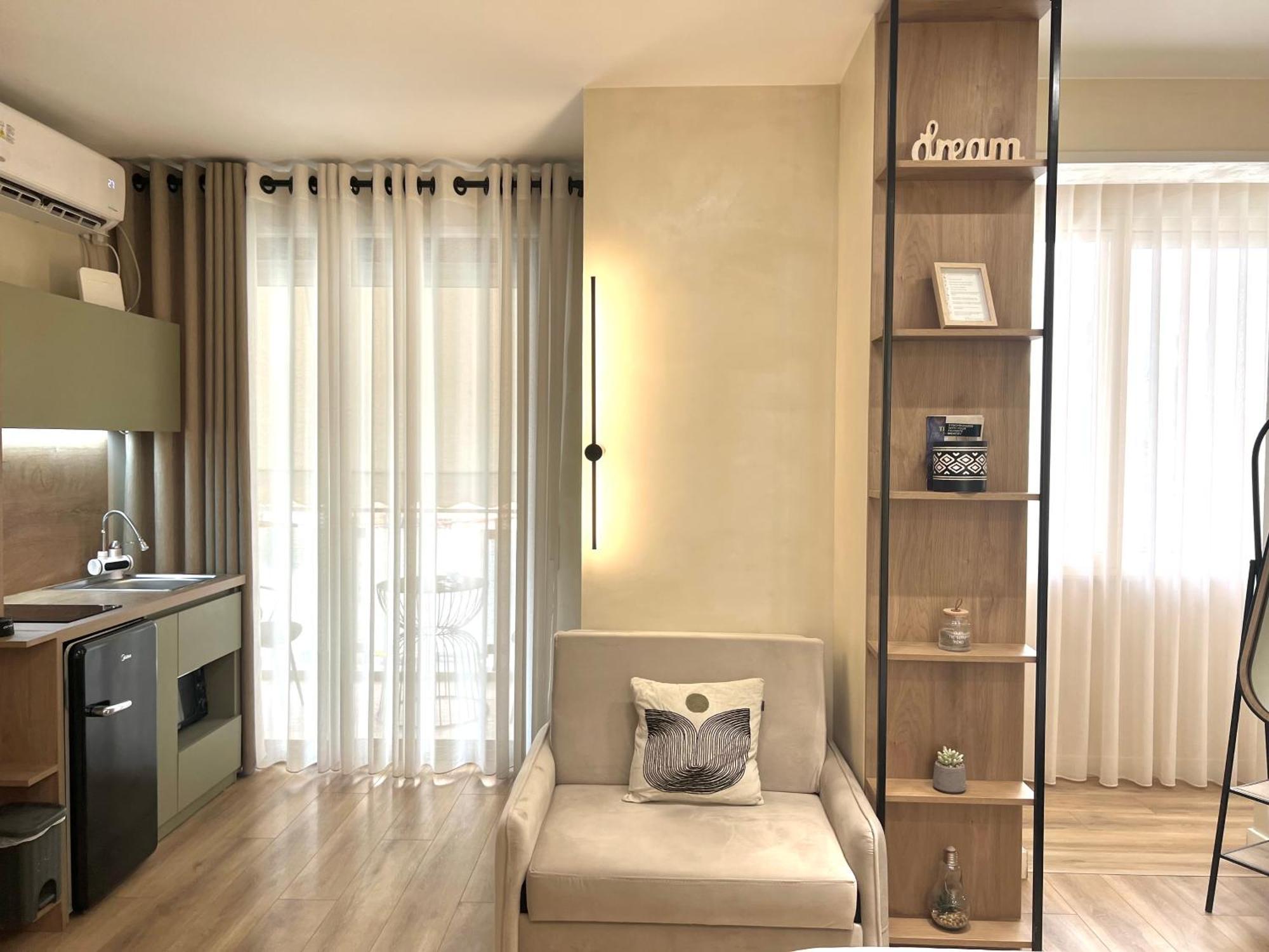 Syncron Apartments In The Center Of Tirana Ruang foto