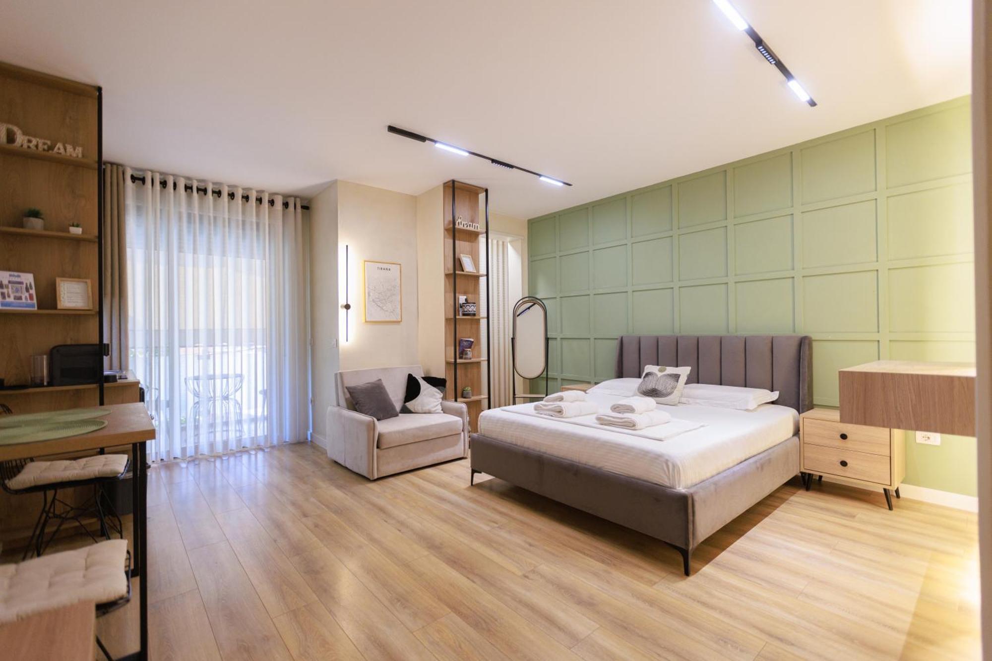 Syncron Apartments In The Center Of Tirana Bagian luar foto