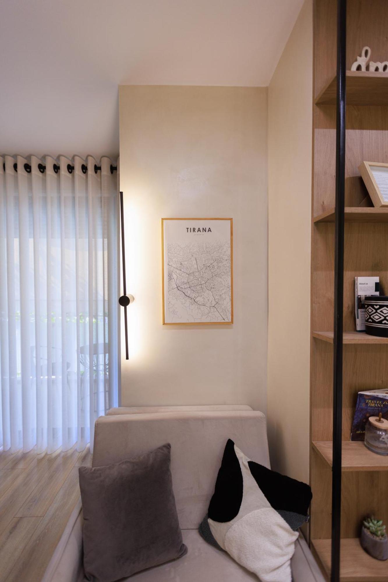 Syncron Apartments In The Center Of Tirana Ruang foto