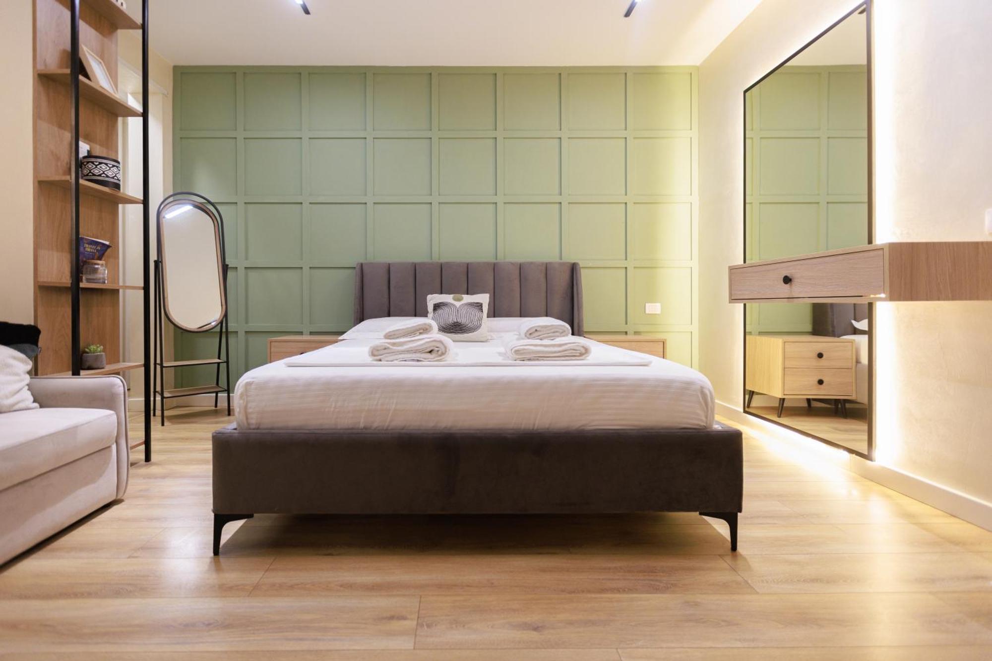 Syncron Apartments In The Center Of Tirana Bagian luar foto