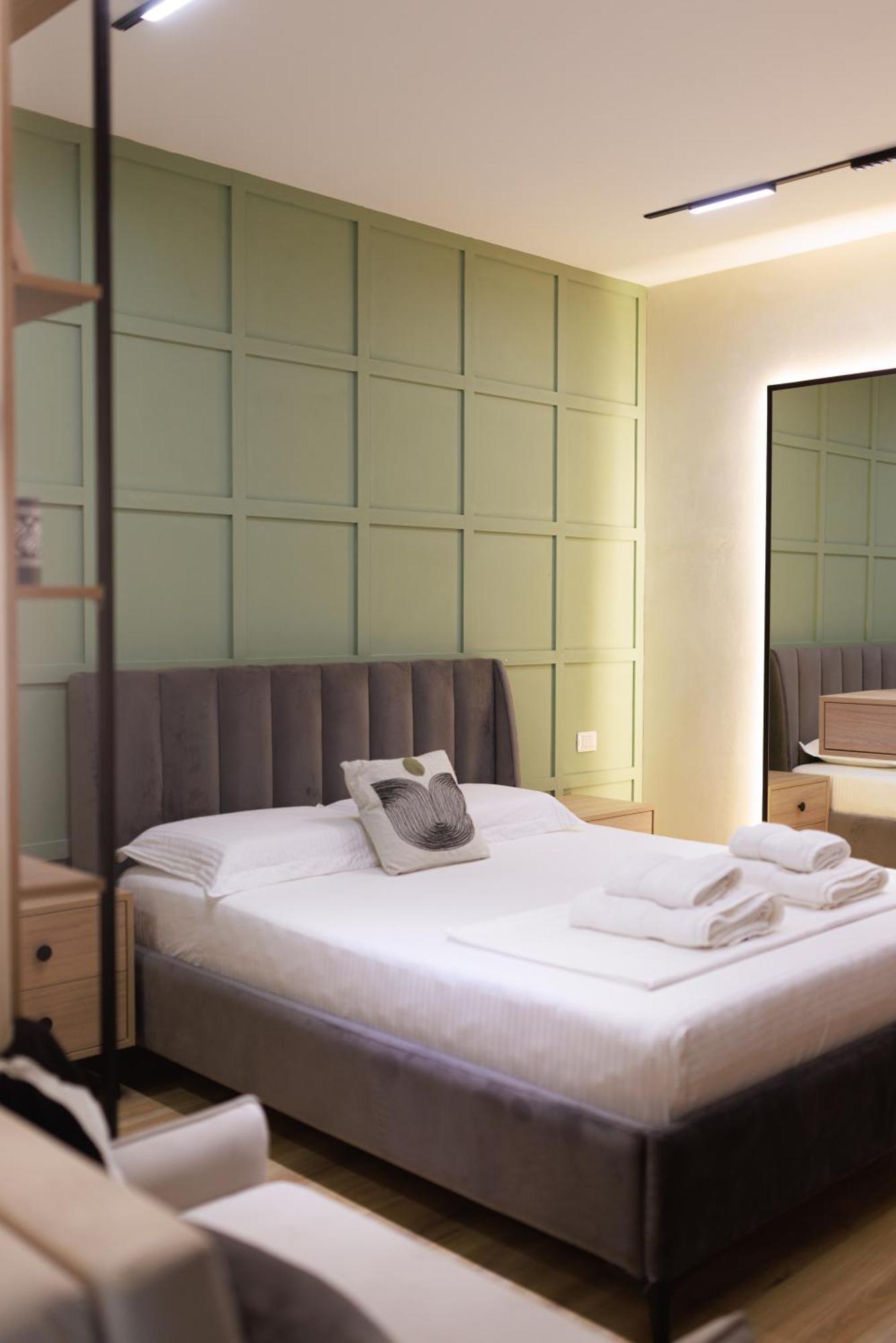 Syncron Apartments In The Center Of Tirana Bagian luar foto