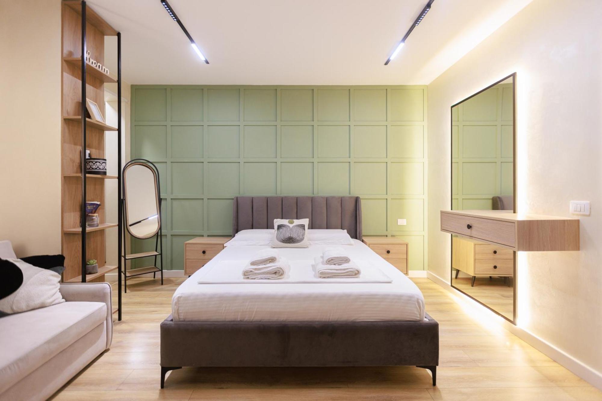 Syncron Apartments In The Center Of Tirana Bagian luar foto