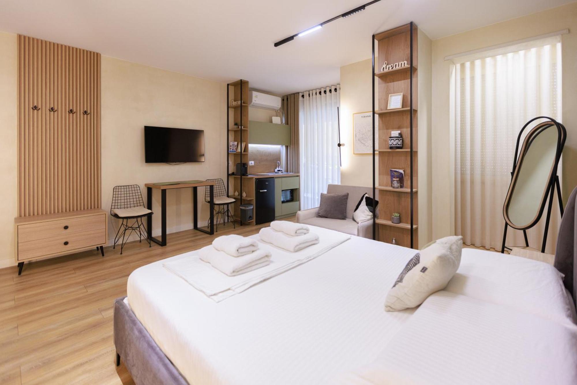 Syncron Apartments In The Center Of Tirana Bagian luar foto