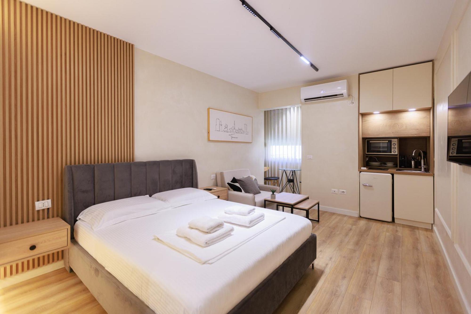 Syncron Apartments In The Center Of Tirana Bagian luar foto